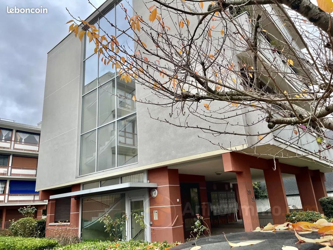 1 bedroom Apartment in Les Pavillons-sous-Bois, France No. 163434