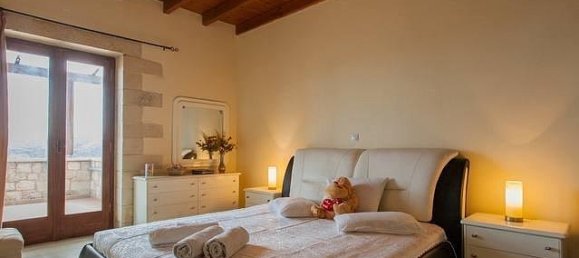 3 bedrooms Commercial property in Chania, Greece No. 236 11