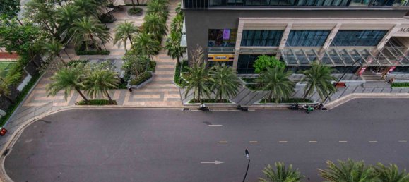 2 rooms Office in District 1, Vietnam No. 17989 12