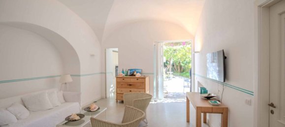 3 bedrooms Apartment in Capri, Italy No. 12565 2