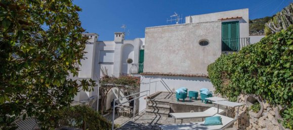 3 bedrooms Apartment in Capri, Italy No. 12565 17