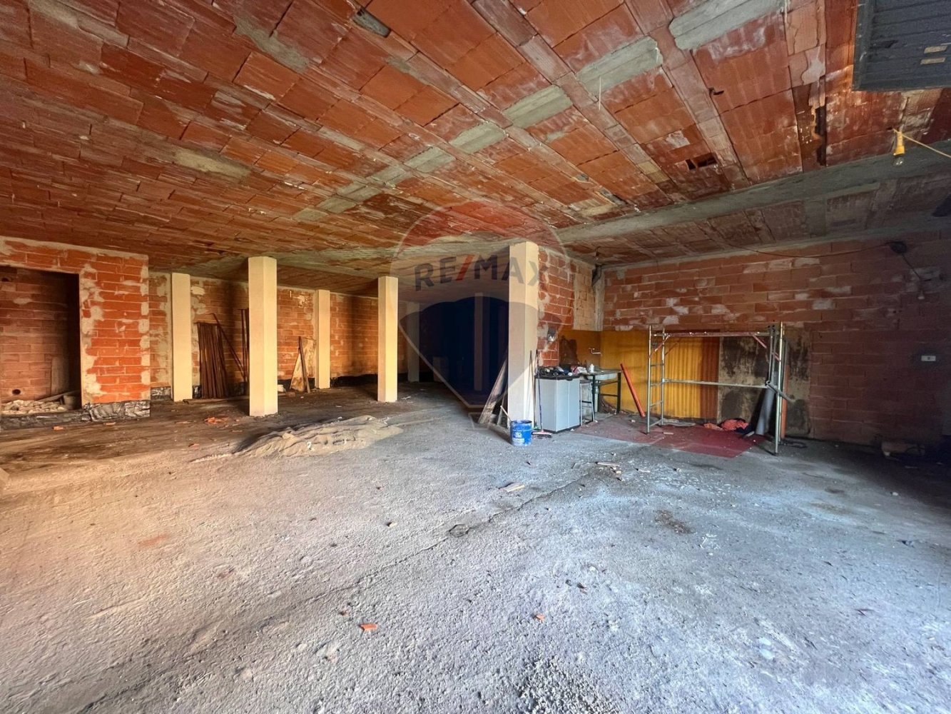 180m² Commercial property in Borghetto di Vara, Italy No. 285918