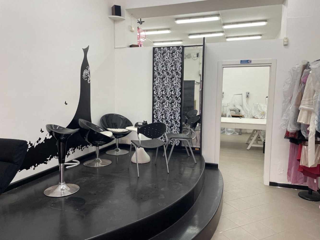 Коммерческая недвижимость 65м² в Латина, Италия № 218744