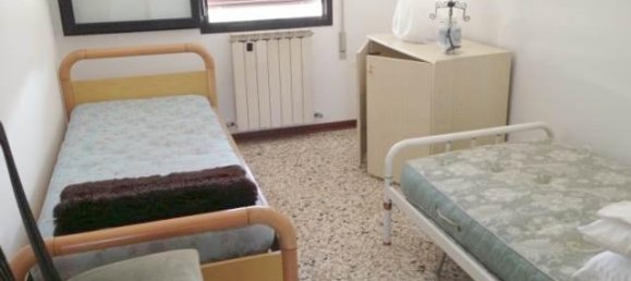 3 rooms Apartment in Venice, Italy No. 38349 3