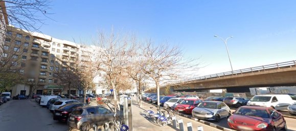 4 bedrooms Apartment in Valencia, Spain No. 20824 2