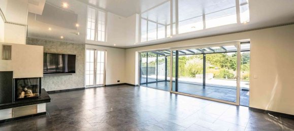 4 bedrooms Villa in Korschenbroich, Germany No. 14488 3