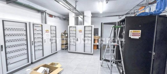 2800m² Commercial property in Lecce, Italy No. 313481 11