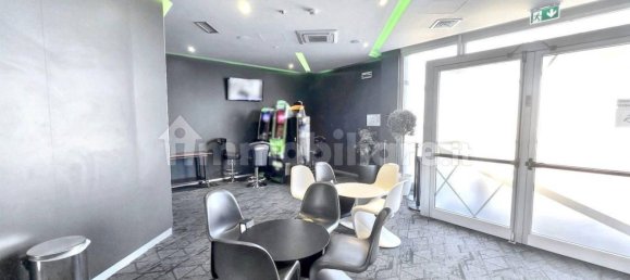 2800m² Commercial property in Lecce, Italy No. 313481 19