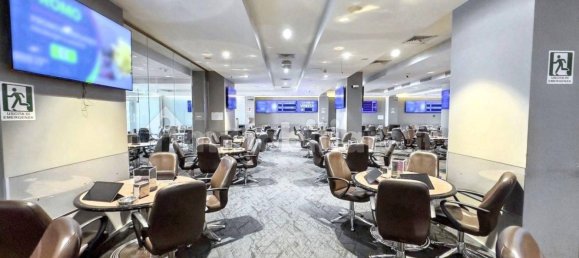 2800m² Commercial property in Lecce, Italy No. 313481 14