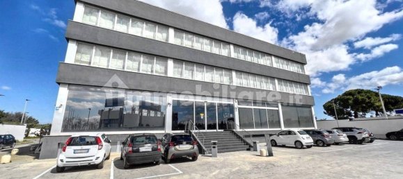 2800m² Commercial property in Lecce, Italy No. 313481 8