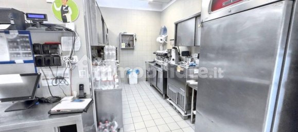 2800m² Commercial property in Lecce, Italy No. 313481 17