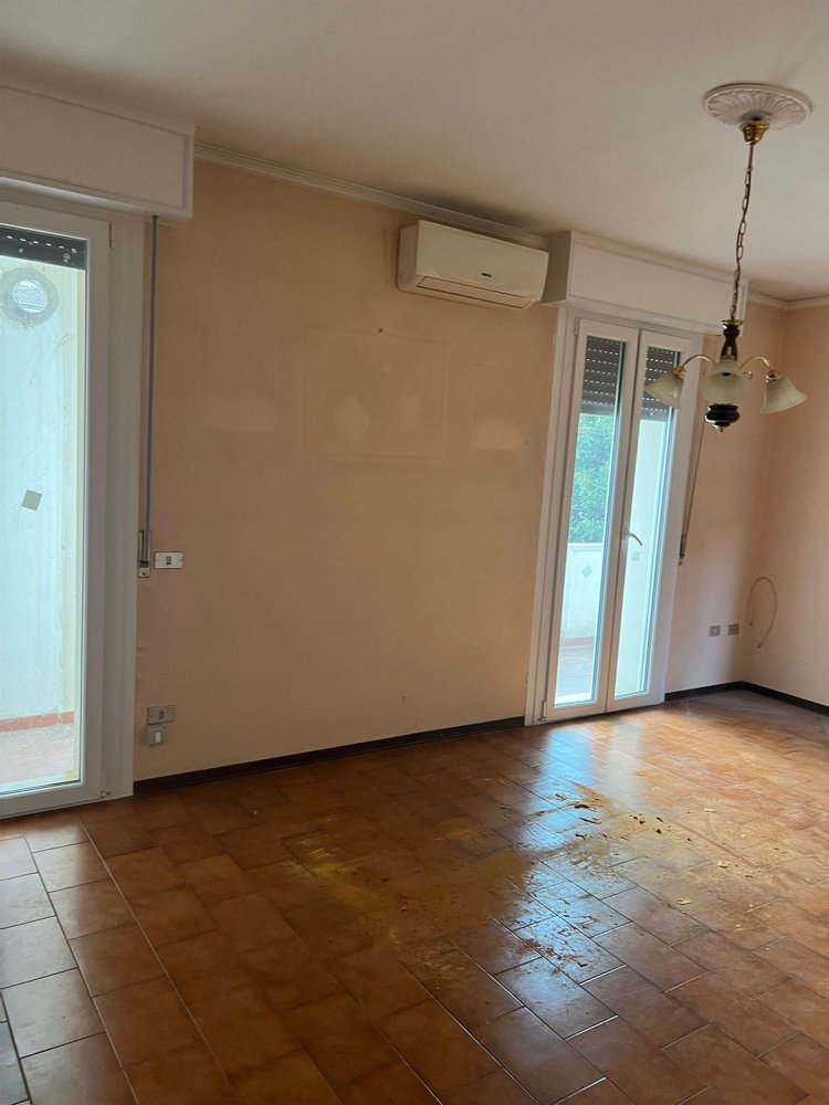 4 bedrooms Apartment in San Benedetto Po, Italy No. 381816