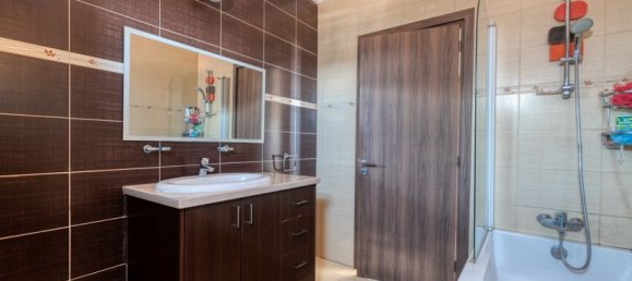 4 chambres Villa à Anglisides, Cyprus No. 9321 22