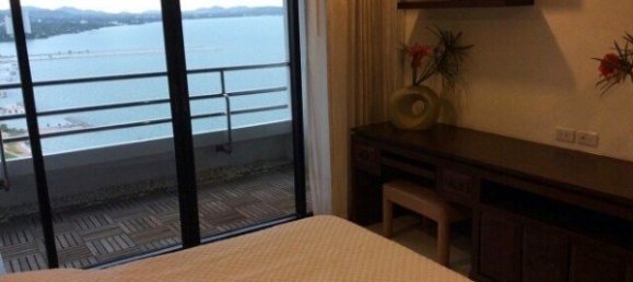 4 bedrooms Condo in Pattaya, Thailand No. 886 5