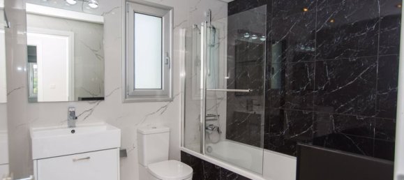 4 bedrooms Villa in Agios Tychonas, Cyprus No. 9570 17