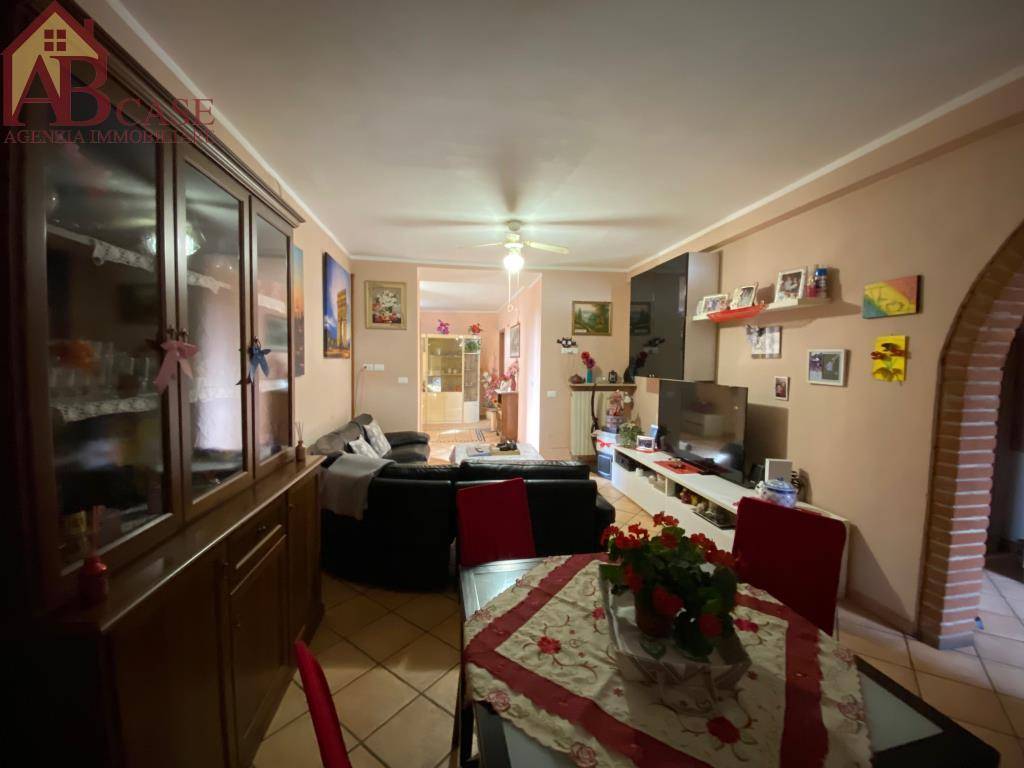 Apartamento T2 em Gambolò, Italy N.º 144064