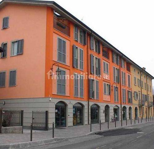 Garaje en Imbersago, Italy 15 m² No. 77451