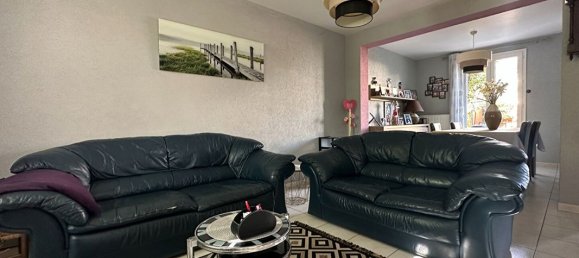 Casa de 4 dormitorios en Orleans, France No. 219643 2