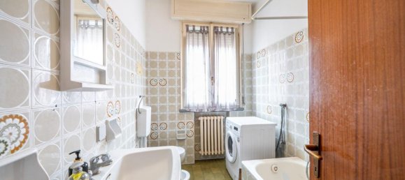 3 Schlafzimmer Wohnung in Quattro Castella, Italy, Nr. 329191 11