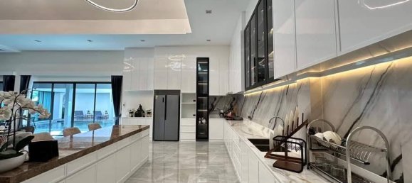 Casa de 5 dormitorios en Pattaya, Thailand No. 72847 6