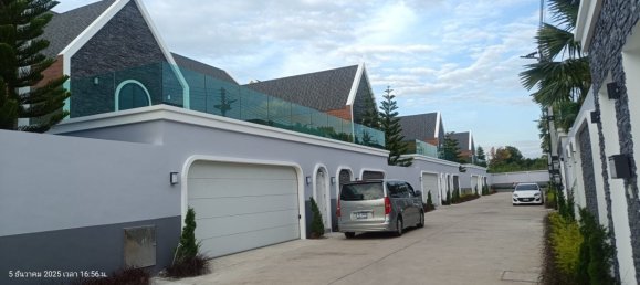 Casa de 5 dormitorios en Pattaya, Thailand No. 72847 4