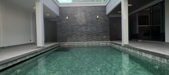 Casa de 5 dormitorios en Pattaya, Thailand No. 72847 21