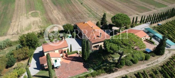 22 bedrooms House in Florence, Italy No. 78413 3