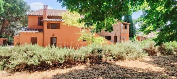 24 bedrooms House in Castiglione del Lago, Italy No. 119390 5