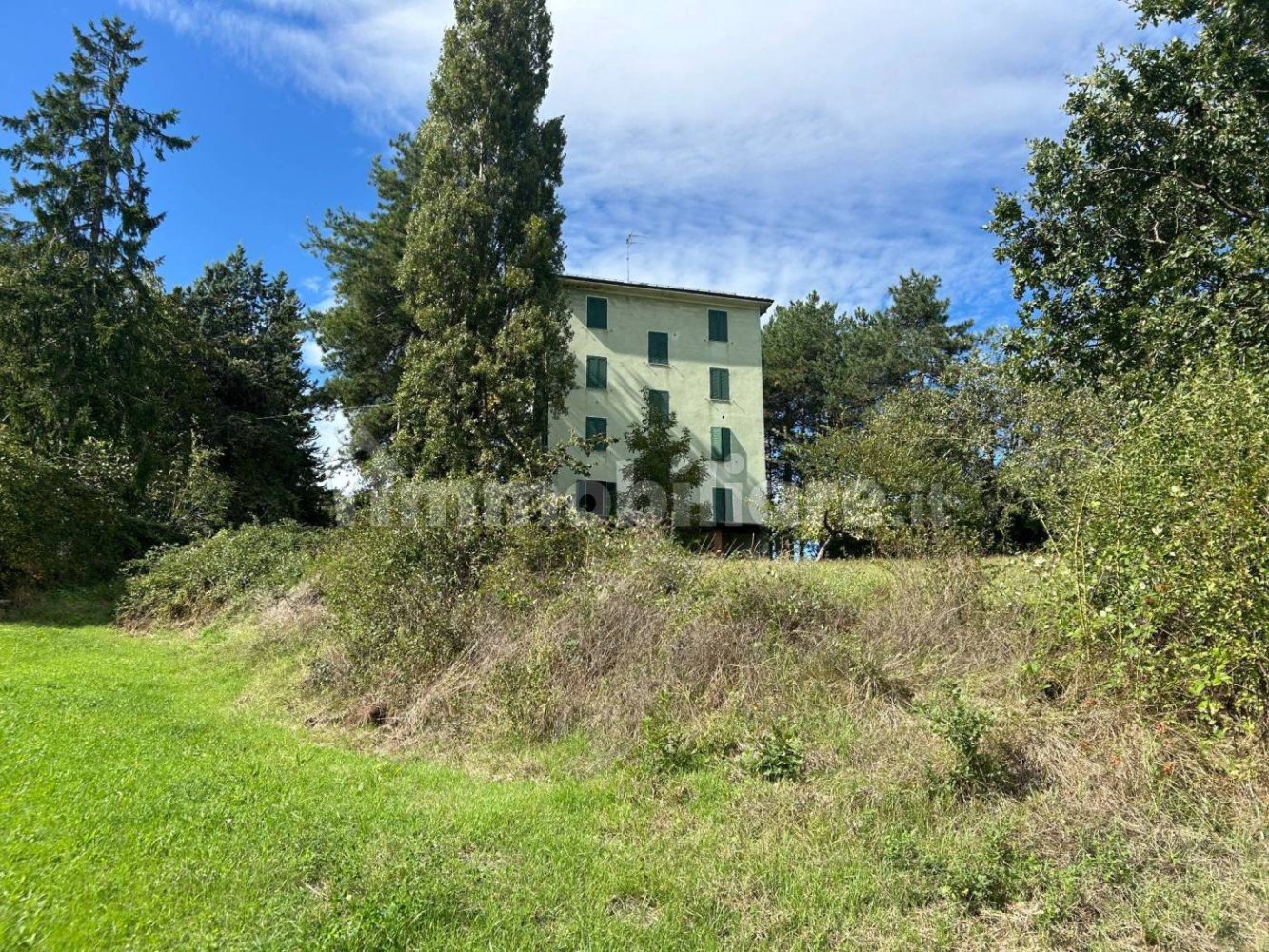 9 bedrooms House in Tizzano Val Parma, Italy No. 310754