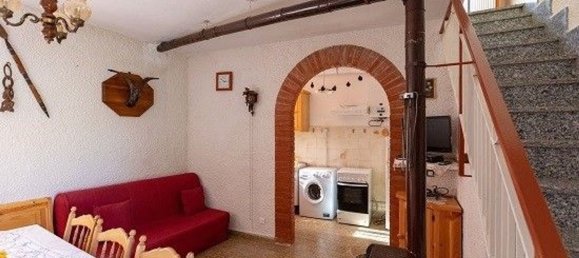3 rooms Villa in Varese Ligure, Italy No. 31684 2