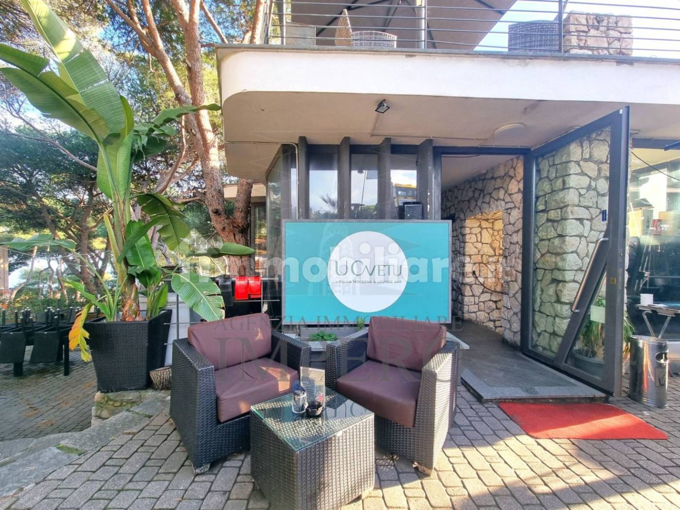 Propiedad comercial de 3 habitaciónes en Bordighera, Italy No. 9971