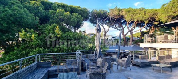 Propiedad comercial de 3 habitaciónes en Bordighera, Italy No. 9971 27