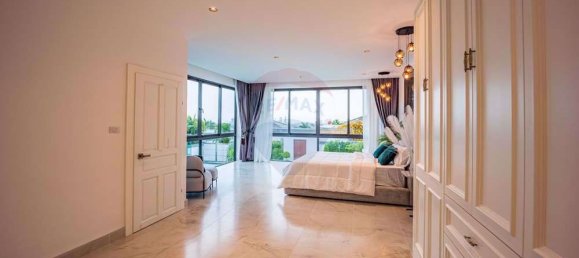 8 bedrooms Cafe / restaurant in Pattaya, Thailand No. 4272 4