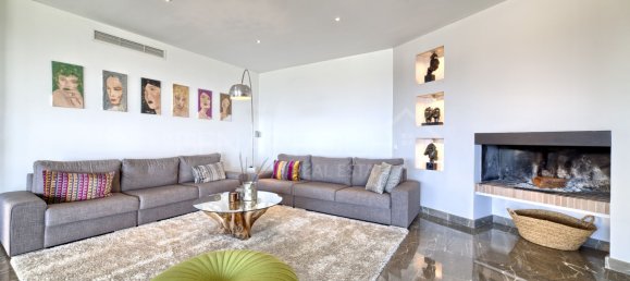 5 bedrooms Villa in Malaga, Spain No. 22687 28