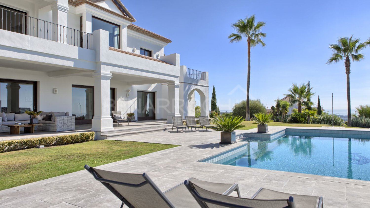 5 bedrooms Villa in Malaga, Spain No. 22687