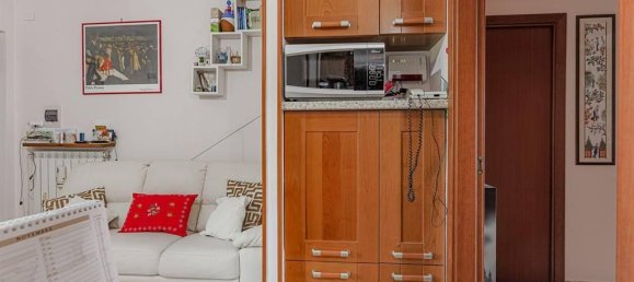 2-salle Appartement à Poli, Italy No. 28659 11