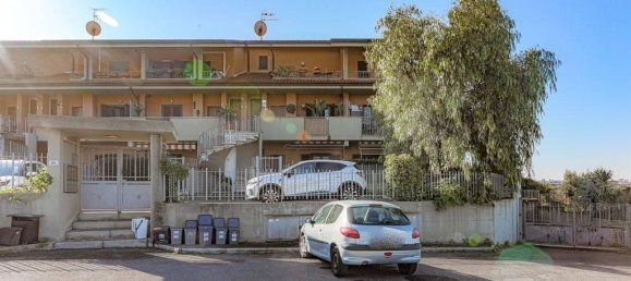 2-salle Appartement à Poli, Italy No. 28659 46