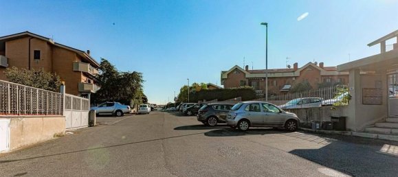 2-salle Appartement à Poli, Italy No. 28659 49