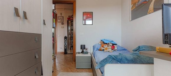 2-salle Appartement à Poli, Italy No. 28659 19