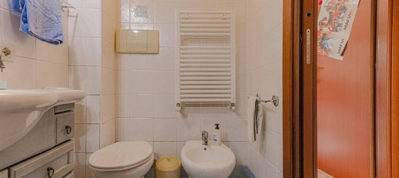 2-salle Appartement à Poli, Italy No. 28659 25