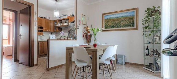 2-salle Appartement à Poli, Italy No. 28659 5