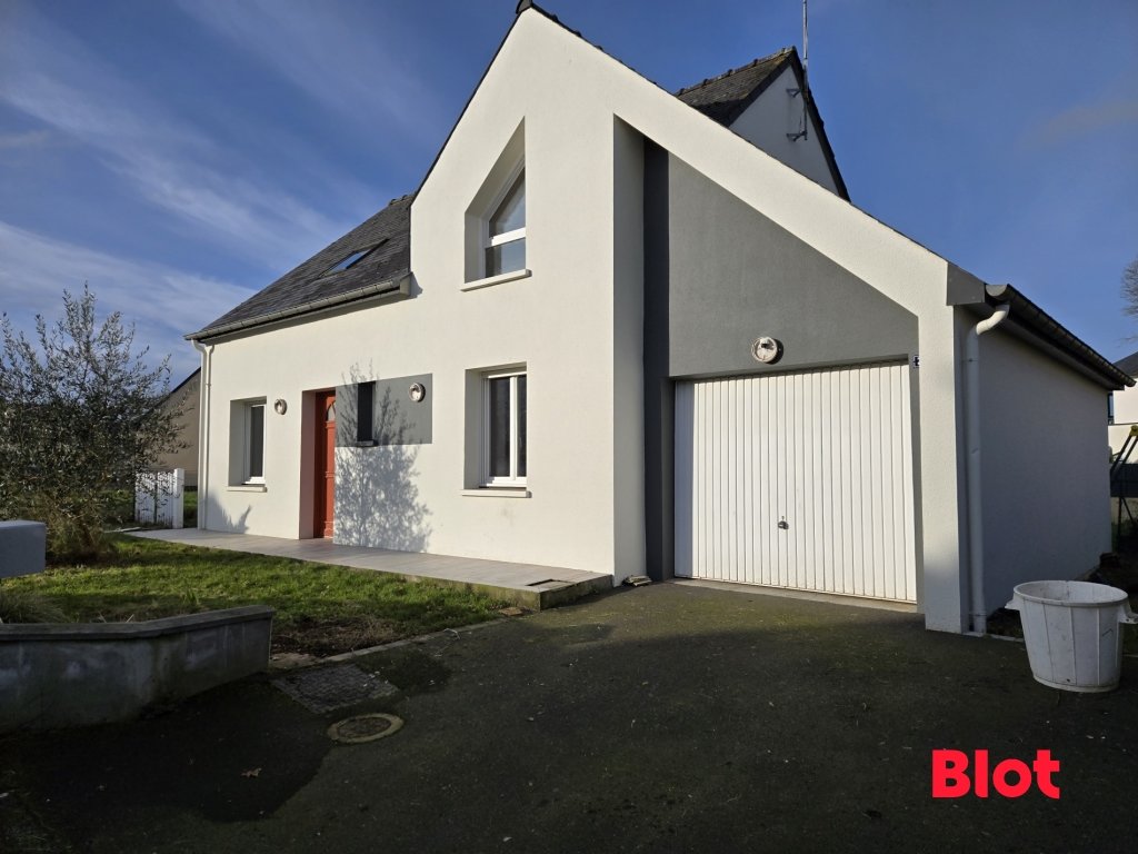 Casa de 4 dormitorios en Lecousse, France No. 270941