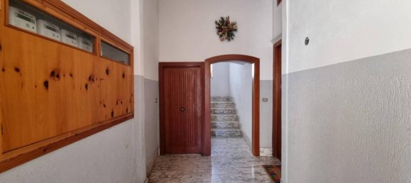 4 rooms Apartment in Catanzaro, Italy No. 36757 9