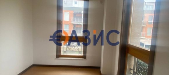 Apartamento de 3 dormitorios en Sveti Vlas, Bulgaria No. 974 2