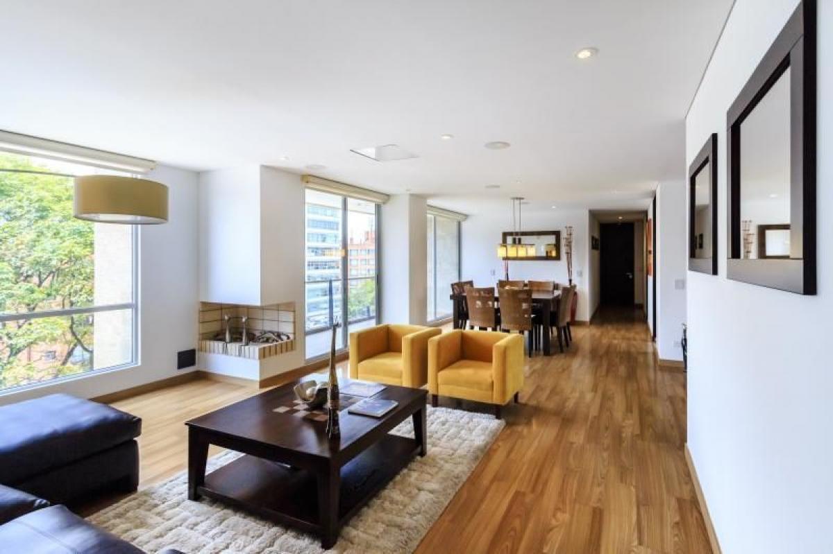 Casa de 3 dormitorios en Bogotá, Colombia No. 12615