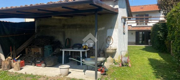 4 rooms House in Isola Sant'Antonio, Italy No. 13196 31