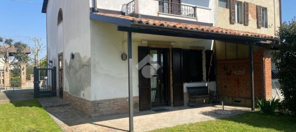 4 rooms House in Isola Sant'Antonio, Italy No. 13196 29