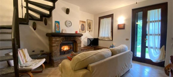 4 rooms House in Isola Sant'Antonio, Italy No. 13196 6