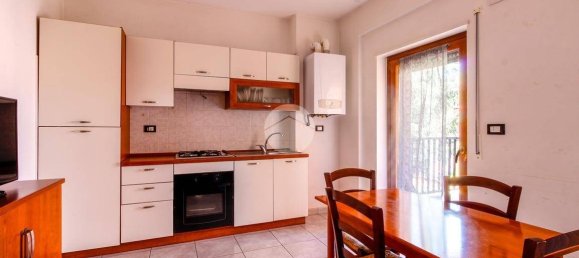 3 bedrooms Apartment in L'Aquila, Italy No. 219338 4