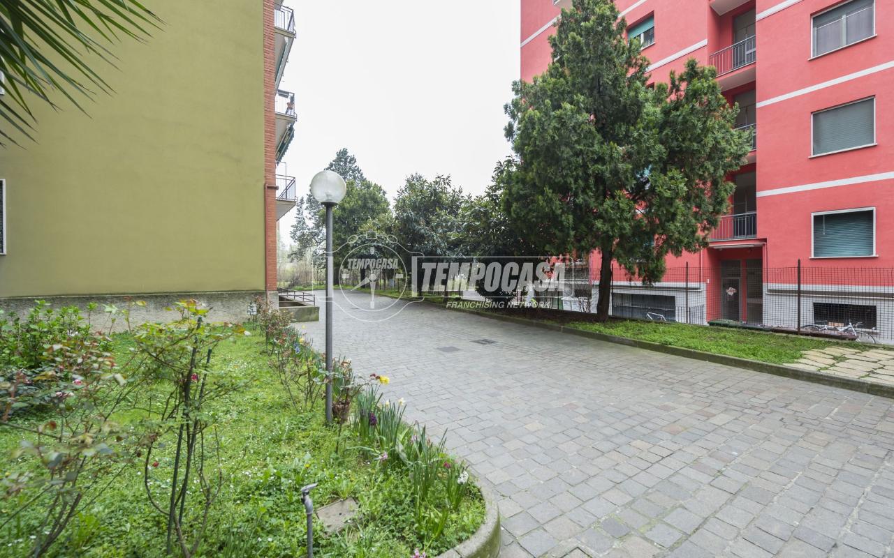Apartamento de 2 habitaciónes en Sesto San Giovanni, Italy No. 37222